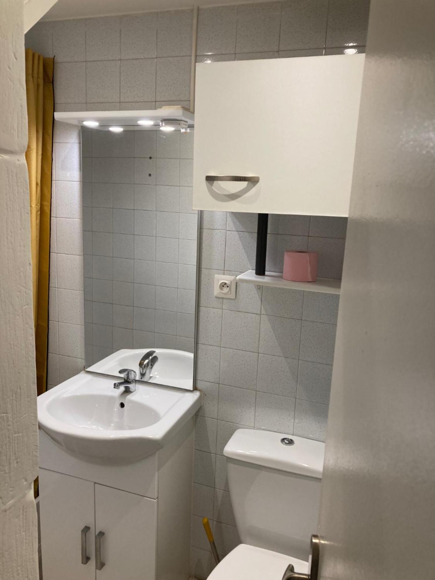 Le Tout Petit Qui A Tout D'Un Grand Chambéry Exteriör bild